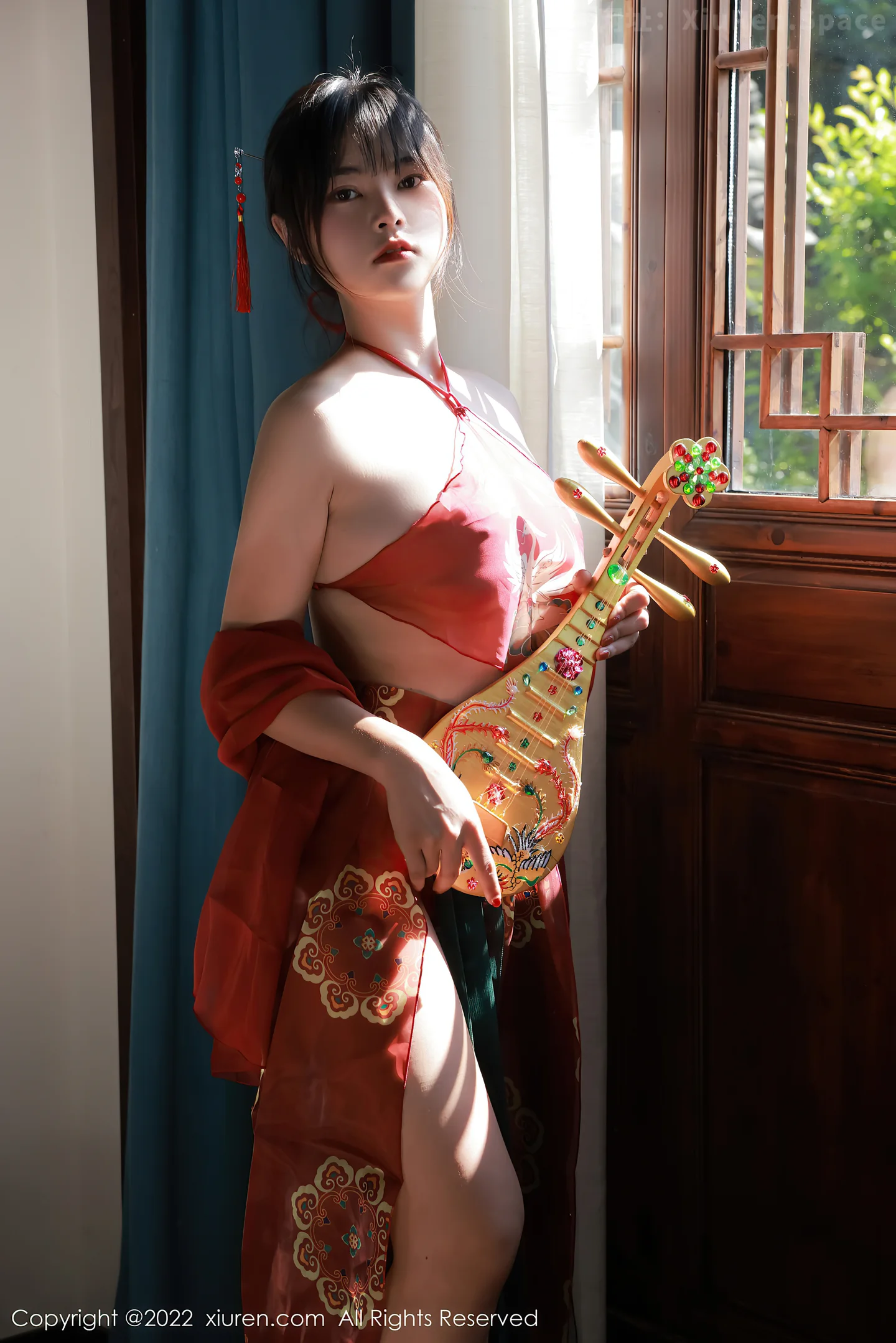 图片[6]-[XiuRen秀人网] VOL.5222 模特奈沐子澳门旅拍室内场景红色轻透古装肚兜配丁字裤诱惑写真47P-秀人网官方网站